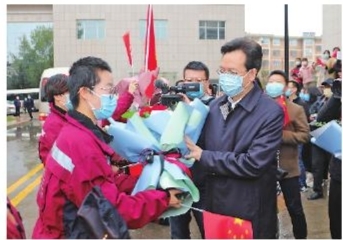 慶陽市第二、三批支援湖北醫療隊12名隊員凱旋