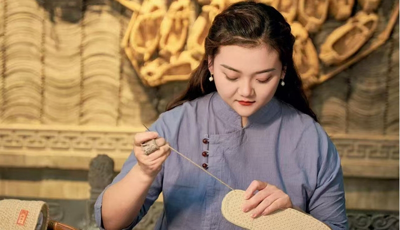 中甘特稿丨隴原巾幗在中國式現(xiàn)代化甘肅實(shí)踐中綻放芳華